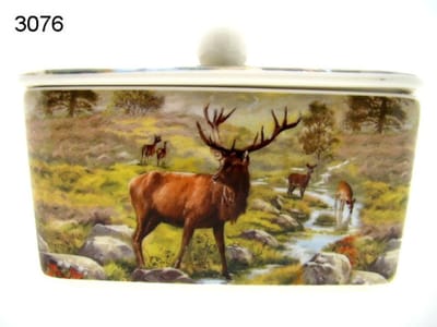 Lesser & Pavey Botervloot Highland Stag – 14 x 9 x 11 cm – Porselein – Met Deksel – Bewaardoos Boter
