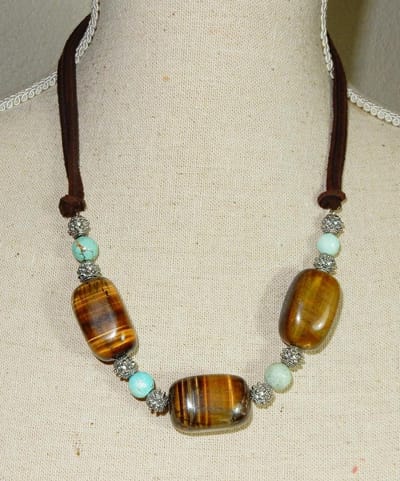 Collier van Tijgeroog en Turkoois Edelsteen met lederen koord en Zilver