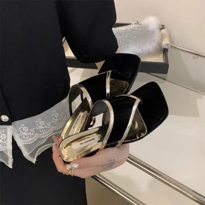 nieuwe Klassieke Clip Teen Slippers Dames Echt Lederen Sandalen Vierkante Neus Dikke Hakken Instapper Gemengde Kleur Zomerschoenen 39