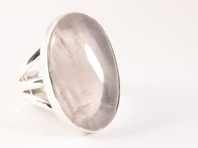 Grote ovale zilveren ring met rozenkwarts - maat 18