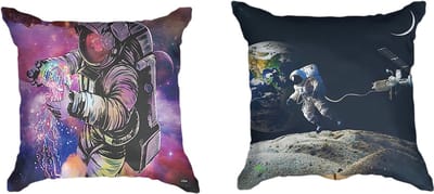 Ulticool  - Kussenhoes - Astronaut boven Aarde Maan Raket - Set van 2 stuks - Sierkussens 45x45 cm - Sierkussenhoes Accessoires - Kussentjes Bank voor Decoratie Woonkamer Slaapkamer Jeugdkamer Kinderkamer Babykamer - Blauw Paars