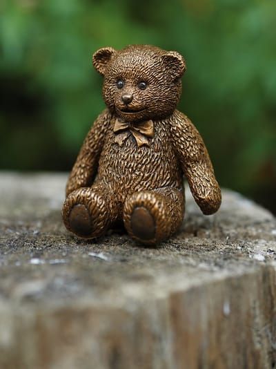 Teddy beer klein MASSIEF BRONS 8 cm hoog - bronzen beeld - tuinbeeld - hoogkwalitatief brons - decoratiefiguur - interieur - accessoire - voor binnen - voor buiten - cadeau - geschenk - kerst - nieuwjaar - verjaardag