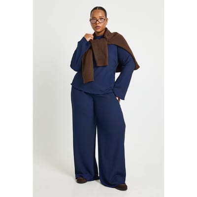 boohoo Dames Plus textuurrijke top met lange mouwen en sla-zoom & broek co-ord | Marineblauw | Maat: 44