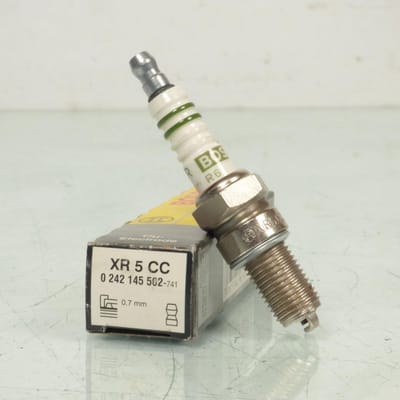 Bougie d'allumage Bosch pour Auto XR5CC / 0242145502-741 Neuf