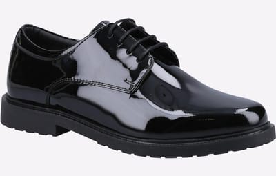 Hush Puppies Verity Slip On Leren Damesschoenen Met Lakleren Zwarte Brogues.