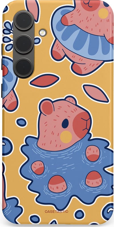 Casetastic Hoesje Geschikt voor Samsung S24 Plus - Stijlvolle Beschermende Duo-layer Case - Capibara plons
