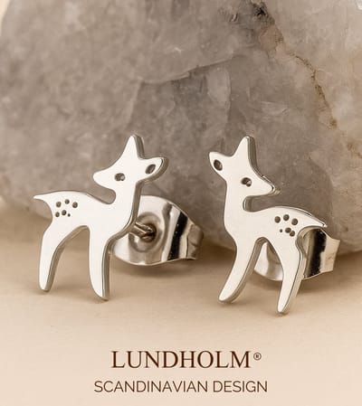 Lundholm Oorbellen Rendier Kleine Oorknopjes Dames Zilverkleurig Hert - Premium Stainless Steel - Elegante Hertjes Oorbellen - Luxe Geschenkverpakking