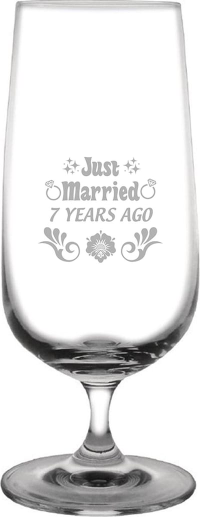 Gegraveerde Bierglas op voet 41cl Just Married 7 years ago