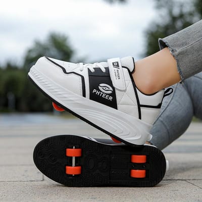 Nouvelles Chaussures à Roulettes pour Enfants Patinage à Roulettes Garçons Chaussures à Roulettes à Quatre Roues Étudiant Skates Déformables Filles Chaussures à Roulettes Automatique 40