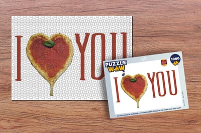 Puzzel Ik hou van je in rode letters en een pizza in de vorm van een hart - Legpuzzel - Puzzel 1000 stukjes volwassenen