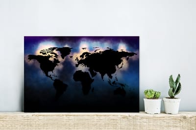 Aluminium schilderij 30x20 cm - Wanddecoratie metaal - Wereldkaart - Zwart - Graffiti - Metalen muurdecoratie woonkamer - Decoratie industrieel - Foto op dibond - Industriële accessoires slaapkamer