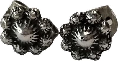 Zeeuws Meisje - Zeeuwse knopjes oorknopjes - mini 4 mm doorsnede , heel klein, lichtgewicht - zwaar verzilverd, designerskwaliteit