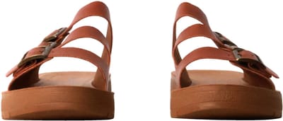 Sandalen om aan te trekken