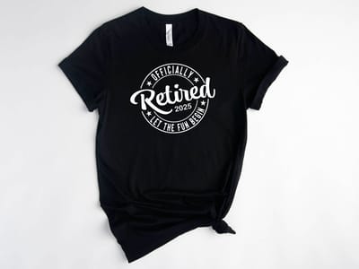 Lykke Officially Retired Let The Fun Begin| Pensioen | Unisex T-shirt | Retired Dames |Retired Heren|Maat S