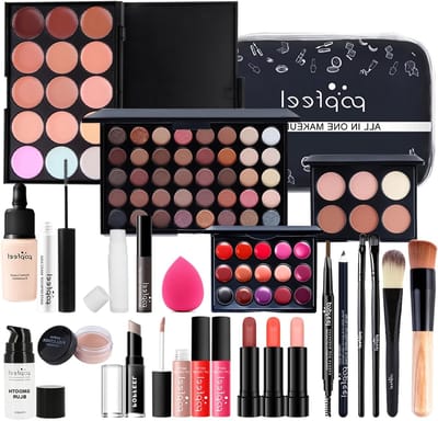 Complete make-upset met 25 stuks: oogschaduw, lippenstift, kwasten, concealer, mascara en toilettas voor een perfecte look