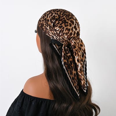 Quatre Saisons 70cm Foulard Plissé en Soie Imprimé Léopard Petits Foulards Foulard Carré Foulard de Cou en Satin Foulard Décoratif Bandana black