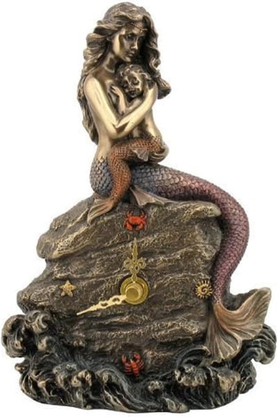 Veronese Design beeld/figuur - Zeemeermin Moeder en Baby zittend op de Rots - Klok - (hxbxd) ca. 20cm x 15cm x 10cm