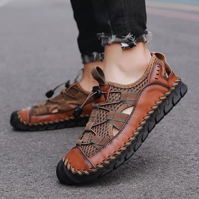 Nieuwe Heren Sandalen Zomer Ademende Mesh Sandalen Heren Outdoor Casual Lichtgewicht Strand Sandalen Handgemaakte Herenschoenen Echt Leer 40 bruin