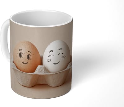 Mok - Koffiemok - Eieren - Gezichten - Eierdoosje - Zandkleur - Mokken - 350 ML - Beker - Koffiemokken - Theemok
