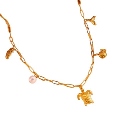 Aramat Jewels | Halskettingen | Goudkleurige damesketting met parel & zee-bedels – 45 cm | | | |1,5mm | Staal | Volwassenen | Verkleurd niet