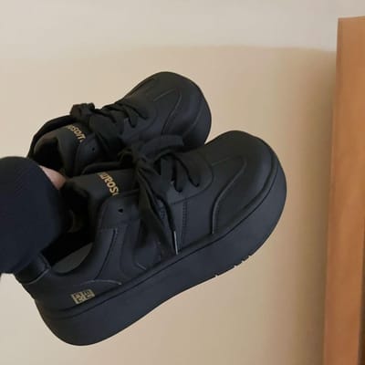 Chaussures à plateforme rehaussantes noires de grande valeur pour enfants, nouvelles chaussures d'entraînement polyvalentes de sport rétro allemandes pour l'automne 40 noir