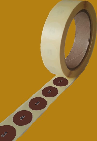 Genummerde etiketten op rol, 22 mm rond, mat bruin papier / 0001 t/m 1000