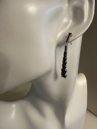 Zwarte zircon oorbellen | Make up | Parfum | Moederdag | Verjaardagscadeau| Cadeautje| Valentijnsdag| Kado | sieraden | vaderdag | oorbellen | oorsieraden