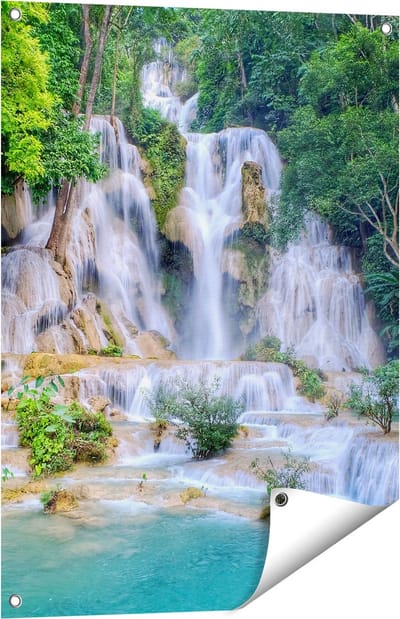 Gards Tuinposter Waterval in het Tropische Natuur - 60x80 cm - Tuindoek - Tuindecoratie - Wanddecoratie buiten - Tuinschilderij