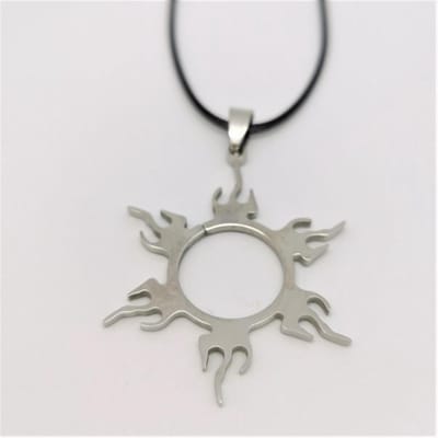 Edelstaal zon abstract hanger met zwart koord ketting.