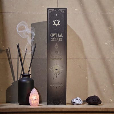 Crystal Scents Smudge Wierook Kaneel – 12 Doosjes & Pyriet