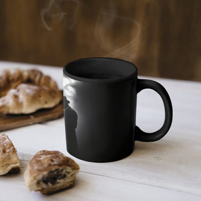 Magische Mok - Foto op Warmte Mokken - Koffiemok - Saxofonisten - Hoeden - Rook - Licht - Magic Mok - Beker - 350 ML - Theemok