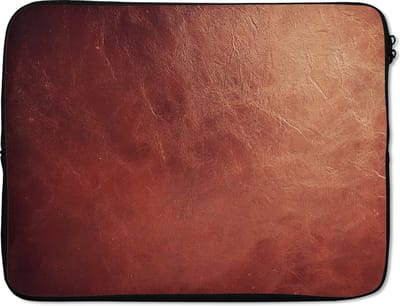 Laptophoes 17 inch - Leer - Lederlook - Bruin - Licht - Laptop sleeve - Binnenmaat 41x28 cm - Zwarte achterkant - Back to school spullen - Schoolspullen jongens en meisjes middelbare school - Macbook air hoes - Chromebook sleeve