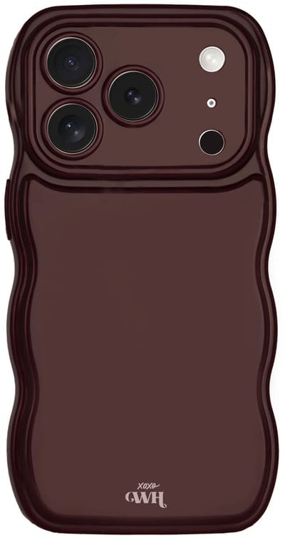 xoxo Wildhearts Glossy Wavy Case Burgundy telefoonhoesje - Geschikt voor iPhone 17 Pro - Golvend hoesje - Glimmende silicone case met golven - Vlekbestendig - Burgundy / Bordeaux Rood