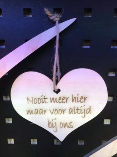 Houten hanger Hartje Nooit meer hier..../herinneringen