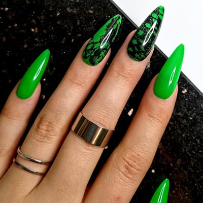 Plaknagels - Groen Zwart Print - XL Stiletto Nageltips - SD Press on Nails - B-158 - Nagelset 20 Nepnagels met Lijm