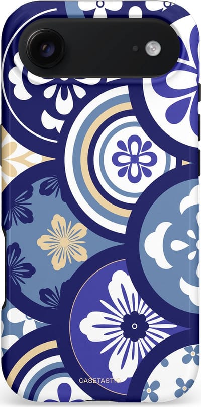 Casetastic hoesje geschikt voor Apple iPhone Air - MagSafe - Dubbellaagse bescherming - Blauwe bloemen Talavera Maiolica Patroon - Fashion Case - Donkerblauw Lavendel Wit Lichtgrijs
