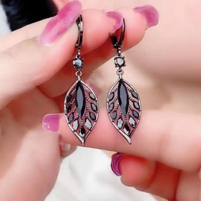 2 boucles d'oreilles luxueuses et à la mode en zircon étincelant à feuille verte pour femmes, accessoires polyvalents pour tous les jours brown