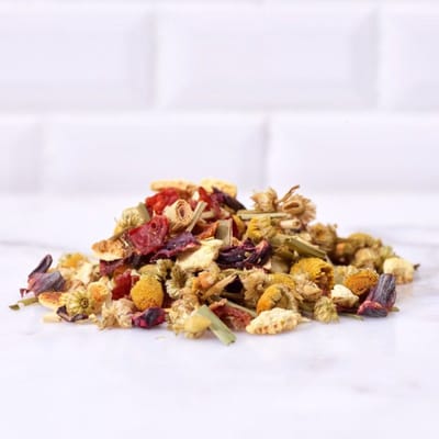 Camomile Garden – Kruidenthee | Franse Kamille, Rozenbottel, Sinaasappel Zest, Citroengras, Hibiscus, Munt | 90g | Cafeïnevrij