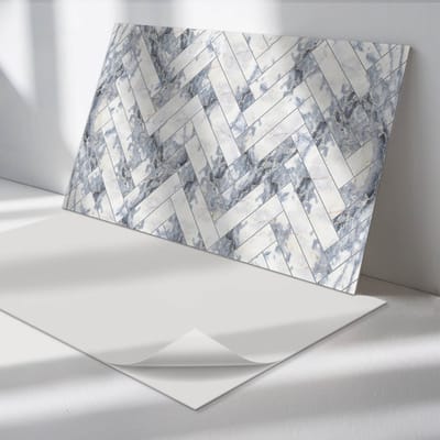 Wallfluent Vinyl Wandpaneel - Marmeren visgraatpatroon PVC Muurpaneel - 120 cm x 60 cm - Grijs PVC wandpaneel - 1 stuk - Rechthoekig Wandbekleding Vinyl - Texturen Wandpaneel - Zelfklevende Wandbekleding - Wandpaneel Keuken en Badkamer