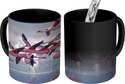 Magische Mok - Foto op Warmte Mokken - Koffiemok - Flamingo - Vogel - Water - Roze - Magic Mok - Beker - 350 ML - Theemok