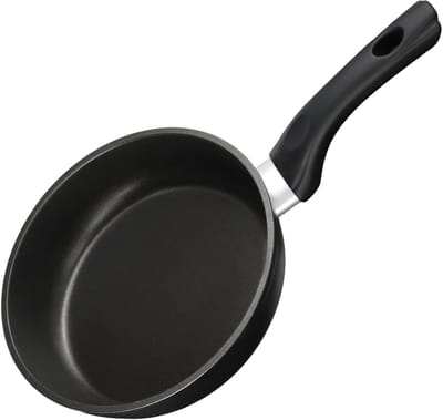 KADAX Koekenpan, pan met anti-aanbaklaag, gourmetpan, universele inductie, braadpan voor vetvrij koken, pan met kunststof handvat (Ø 20 cm)