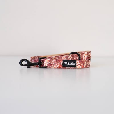 Pip & Palms - Hondenriem Fallen Flowers - 152cm lang - Rood - 2cm breed - Comfortabel & Stijlvol - Honden looplijn - Voor Wandelen en Training