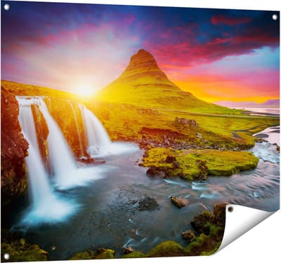 Gards Tuinposter Waterval bij een Vulkaan met Zonsondergang - 100x80 cm - Tuindoek - Tuindecoratie - Wanddecoratie buiten - Tuinschilderij