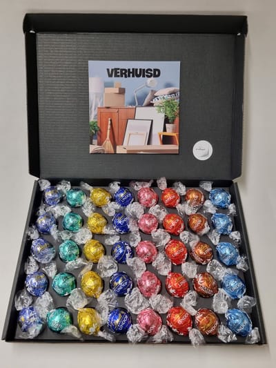Chocolade Ballen Proeverij Pakket Groot | 40 stuks Lindt chocolade met Mystery Card 'Verhuisd' met persoonlijke (video)boodschap | Chocoladepakket | Feestdagen box | Chocolade cadeau | Valentijnsdag | Verjaardag | Moederdag | Vaderdag