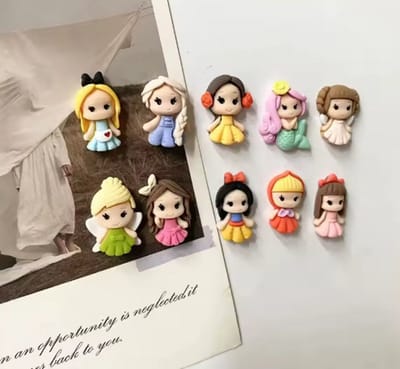 TLVX 10 stuks 3D Prinses Sprookjes Figuren Magneten / Leuke Koelkast Magneten / Foto Magneet Roodkapje / Sneeuwwitje / Vrolijke Whiteboard Magneten / Speel- en Leer Magneten / School / Boodschappenlijst / Notitie / Memo bord / Schoolbord / Magnetisch