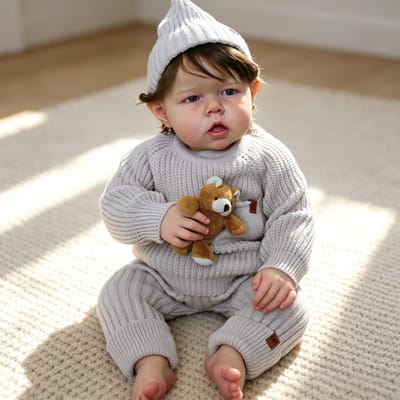 Grote Reborn Pop - Babypop Levensechte Pop - Kinderspel - Handgeworteld Haar - 70 cm - Grijze outfits