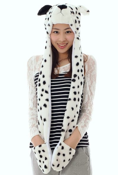 KIMU® Muts Wanten Dalmatier - Sjaalmuts met Oortjes Zwart Wit Hond - Bontmuts Kinderen of Volwassenen met Klein Hoofd - Stippen Pluche Kindermuts Festival