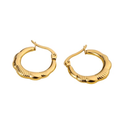 Aramat Jewels | Oorringen | Goudkleurige RVS oorringen streepjes 20mm | | | |3mm | Staal | Volwassenen | Verkleurd niet