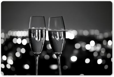 Placemats 45x30 cm - Placemat kunststof - 1 stuk - Bubbels - Proosten - Champagneglazen - Stadslichten - Borden onderleggers - Decoratie voor op tafel - Keuken tafeldecoratie accessoires - Vinyl onderlegger - Tafelversiering