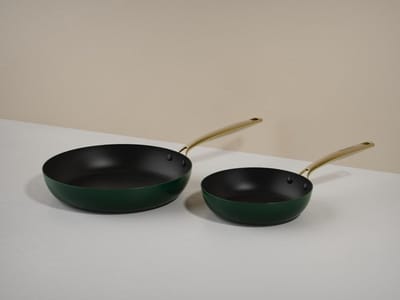 COMBEKK Element Expert koekenpannenset - 20&28cm - Groen - PFAS vrije keramische antiaanbaklaag - Gemaakt van 100% gerecycled aluminium - Inductiegeschikt